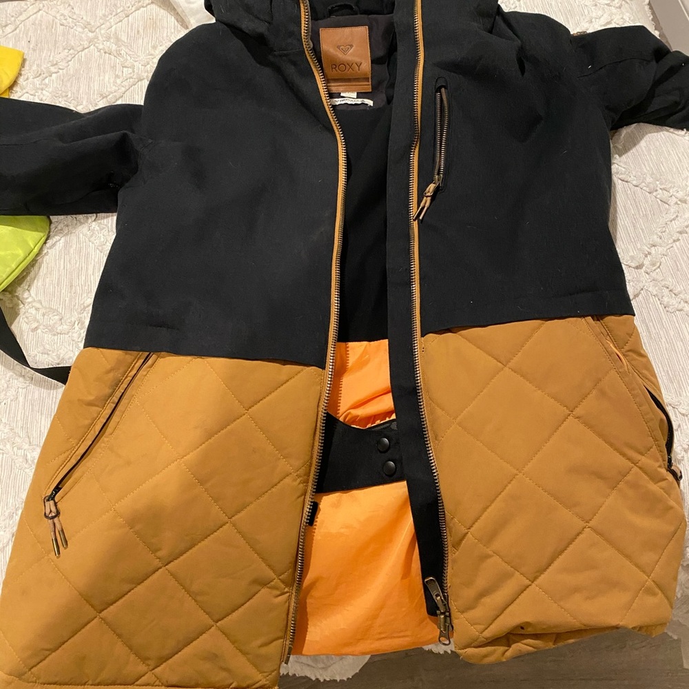 Women’s Roxy snowboard jacket